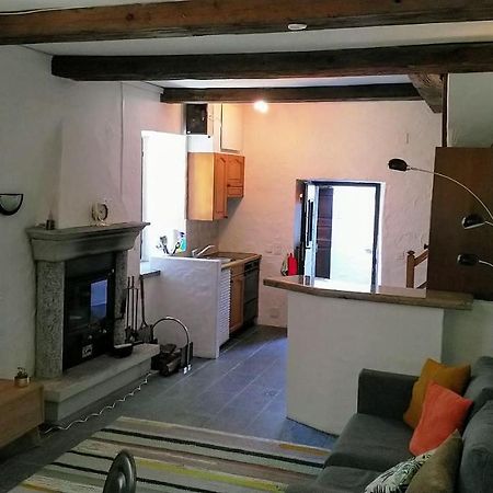 Residenza Americana Someo Bagian luar foto