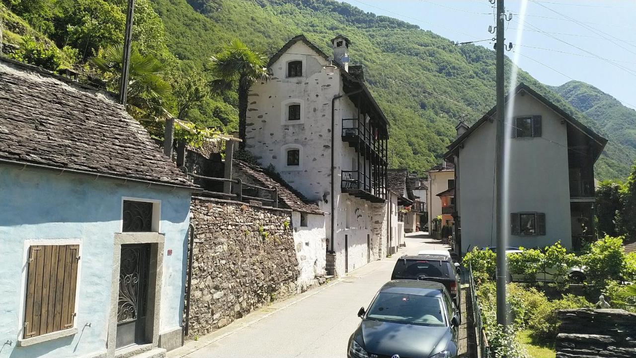 Residenza Americana Someo Bagian luar foto