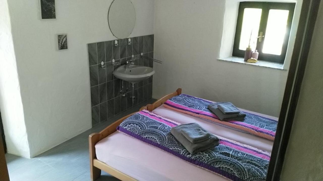 Residenza Americana Someo Bagian luar foto